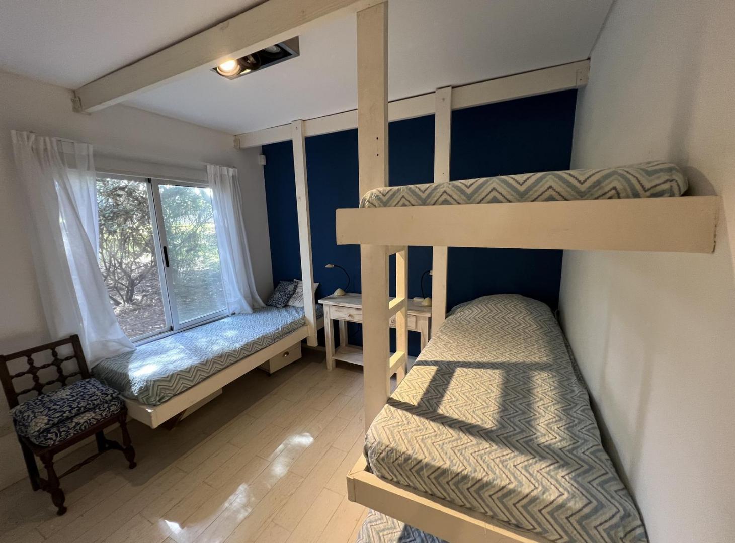 Excelente Casa en Venta en el barrio Residencial I de Costa Esmeralda.