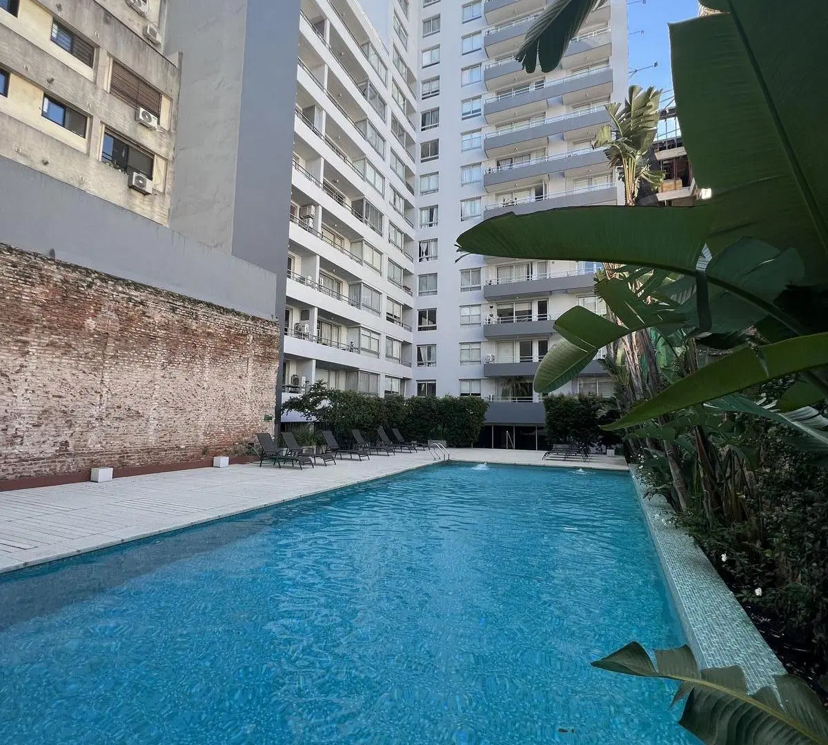 Excelente Dpto. en Alquiler con muebles full amenities y cochera. 2