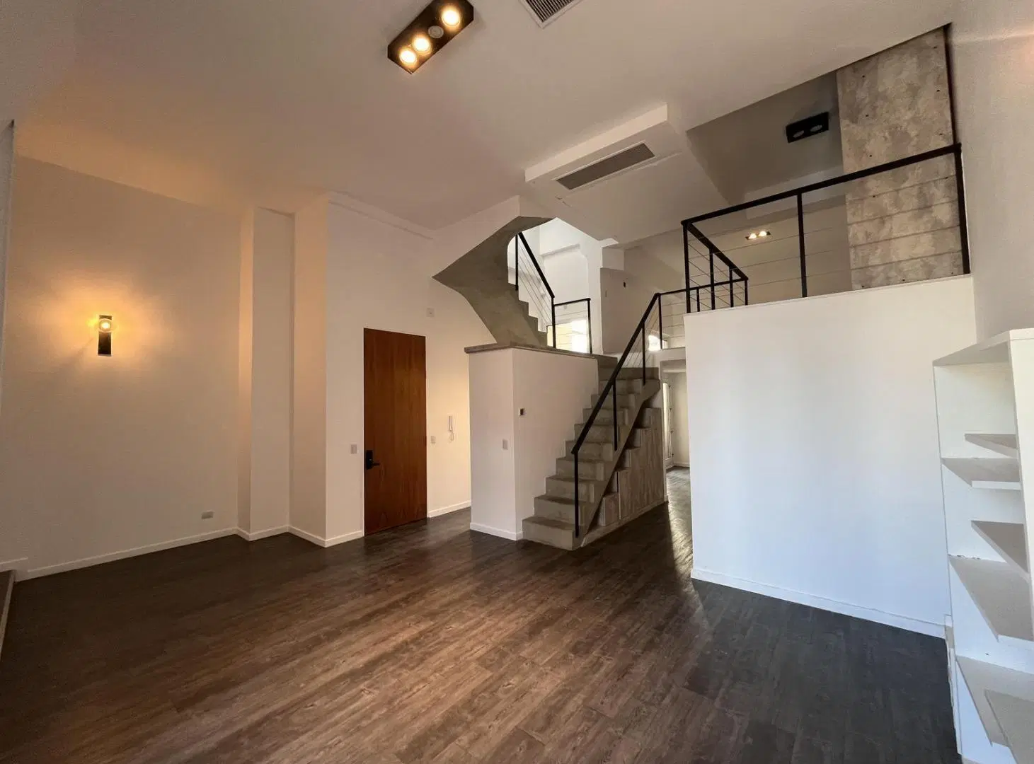 Excelente Dpto. 3 ambientes en Venta en el Palacio Raggio. 3