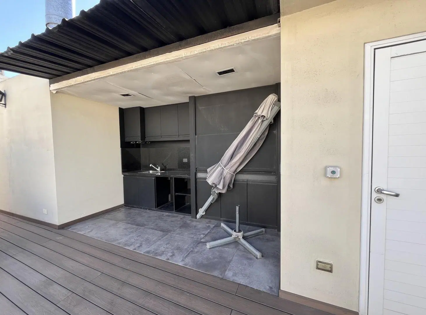 Excelente Dpto. 3 ambientes en Venta en el Palacio Raggio. 2