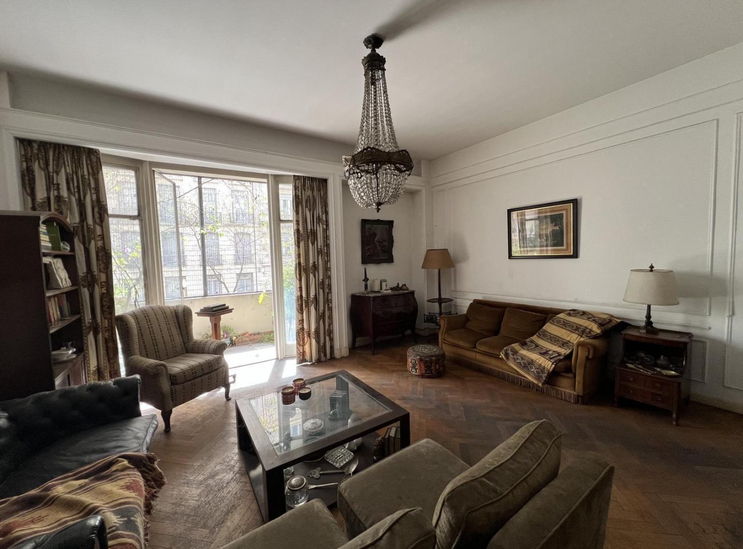 Foto de Excelente Dpto. 4 ambientes en venta frente al Palacio Estrugamou., imagen 1