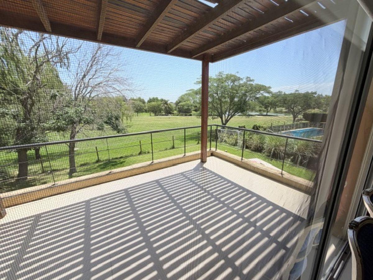 Casa de 2 dormitorios en venta sobre terreno 680m2, Sta Barbara, vista a verde.
