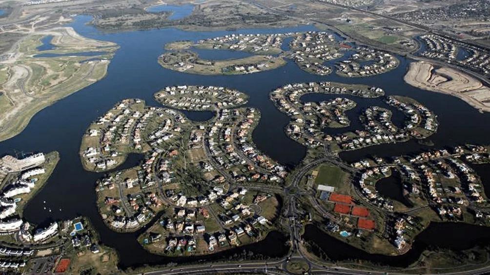 Foto de INCREIBLE LOTE AL AGUA EN BARRIO CARPINCHOS - NORDELTA, imagen 2