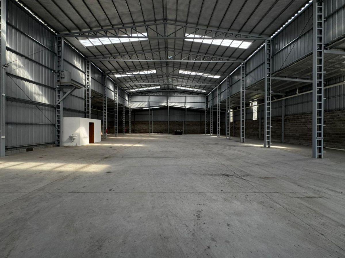 Foto de VENTA/ALQUILER | GALPON 1200 M2 | EXCELENTE UBICACION | ENTRADA ABASTO, imagen 2