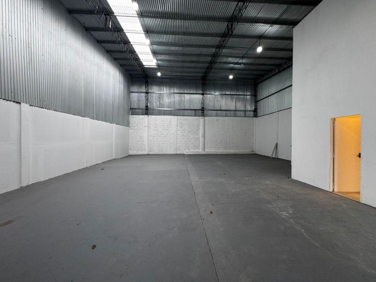 Foto de VENTA/ALQUILER | GALPÓN A ESTRENAR | CON OFICINAS | PLAYÓN, imagen 3
