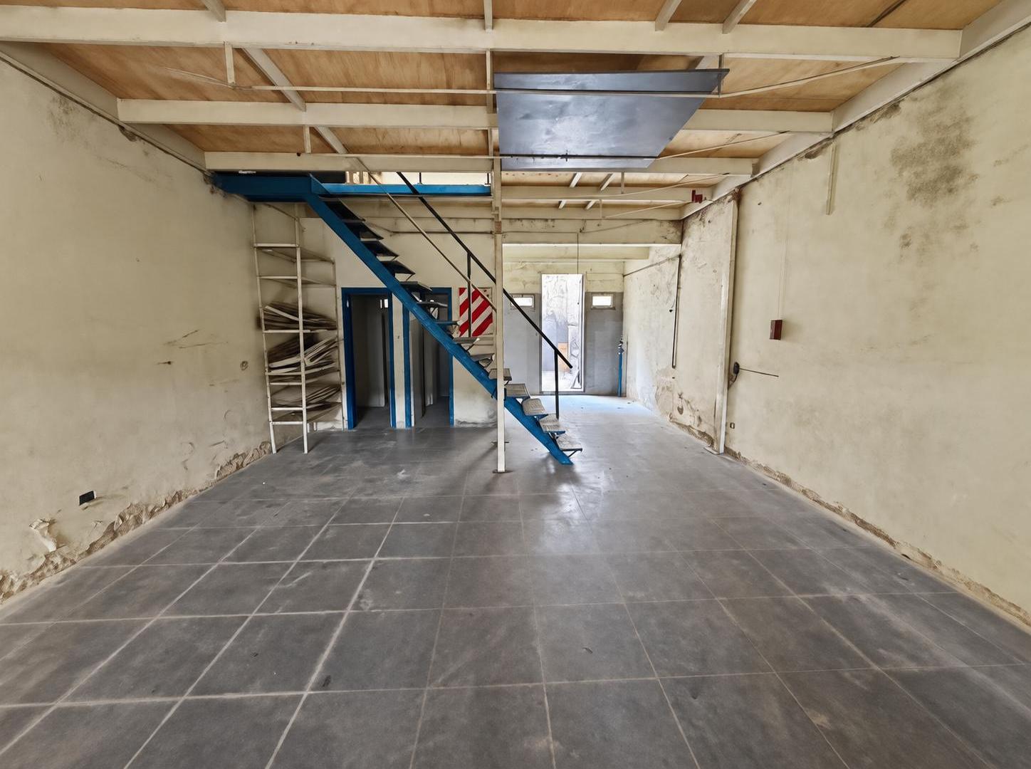 Foto de ALQUILER 36 MESES | LOCAL COMERCIAL | DOS PLANTAS | GRAN POTENCIAL, imagen 4