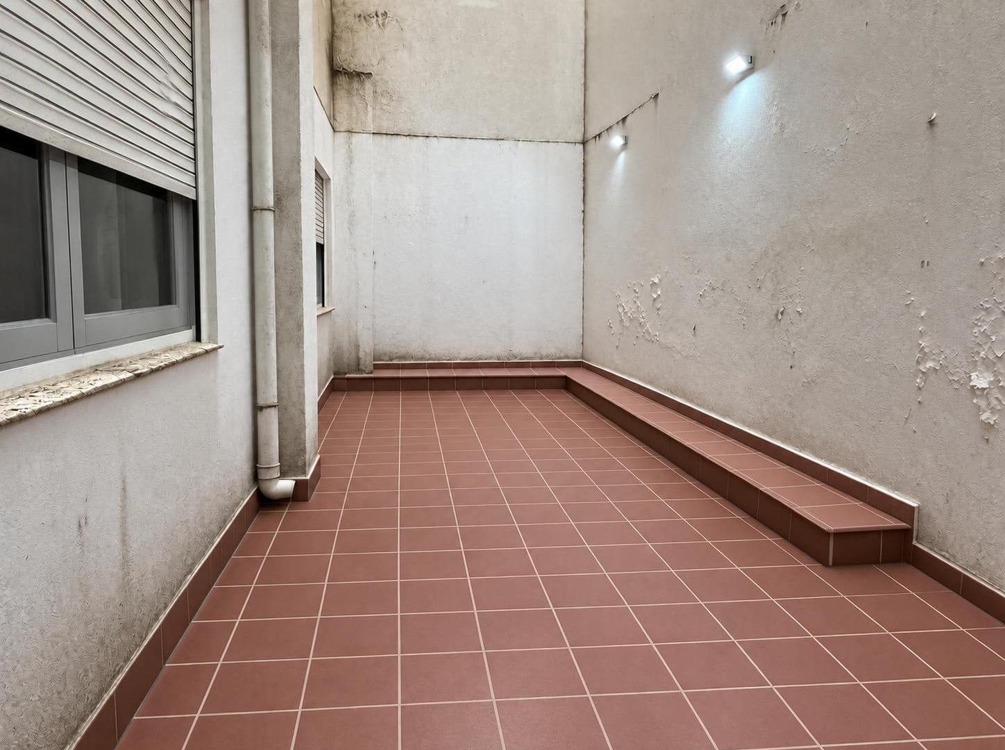 Foto de DEPARTAMENTO 3 AMBIENTES CON PATIO EN VENTA – AV. COLÓN AL 1600 – MAR, imagen 2