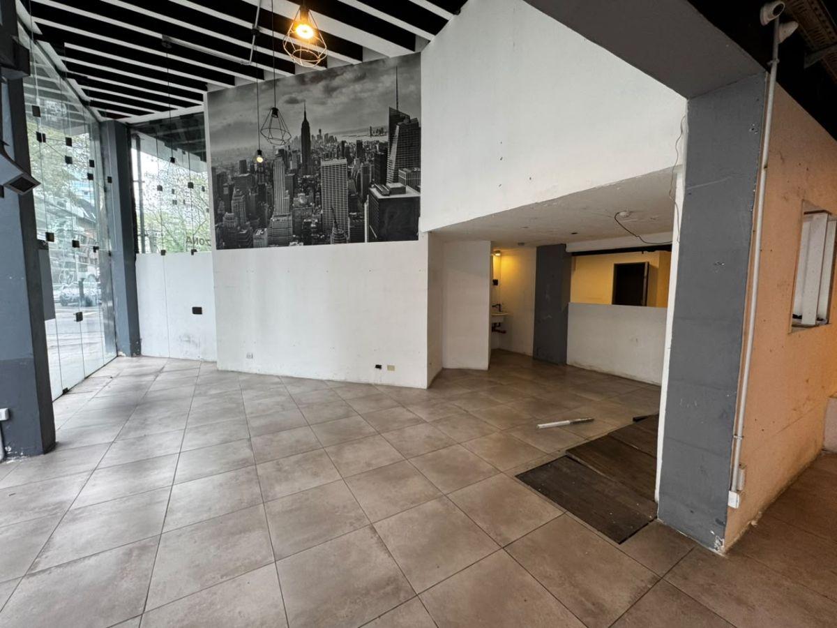 Foto de ALQUILER | GRAN LOCAL COMERCIAL EN ESQUINA | ZONA PLAZA MITRE, imagen 1