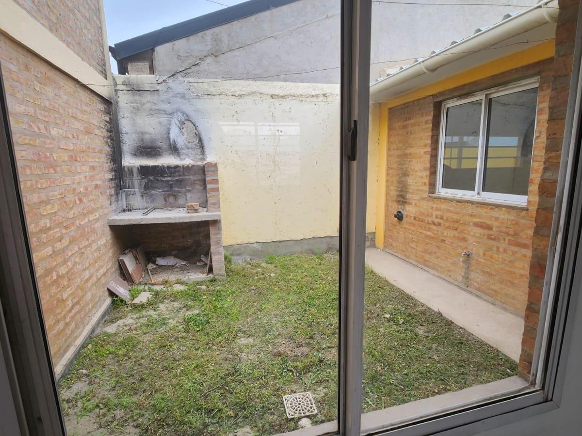 Venta Permuta Financia Amplio Complejo de Cuatro Departamentos en Plottier 5