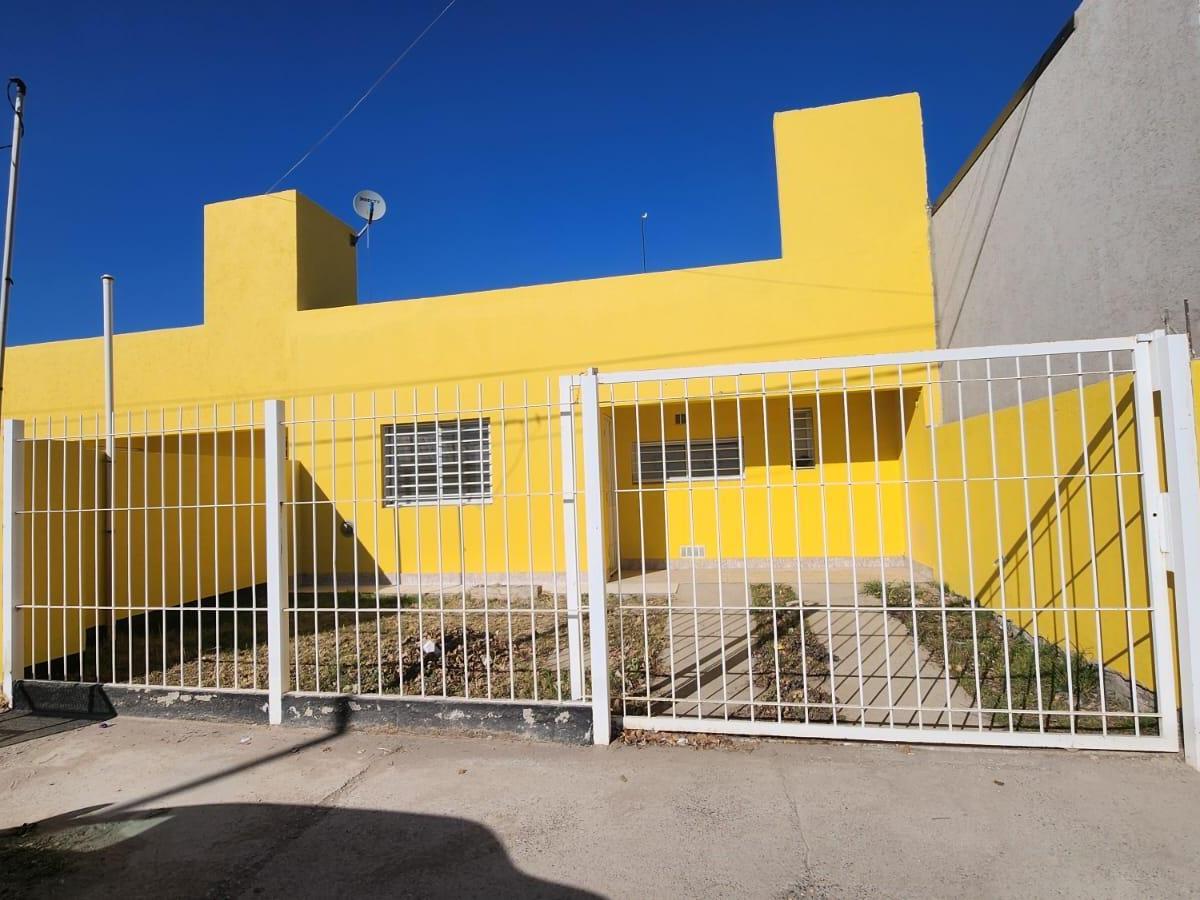 Venta Permuta Financia Amplio Complejo de Cuatro Departamentos en Plottier 4