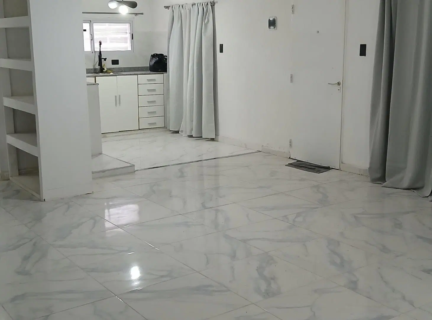 Alquiler duplex 1 dorm. PLOTTIER 4