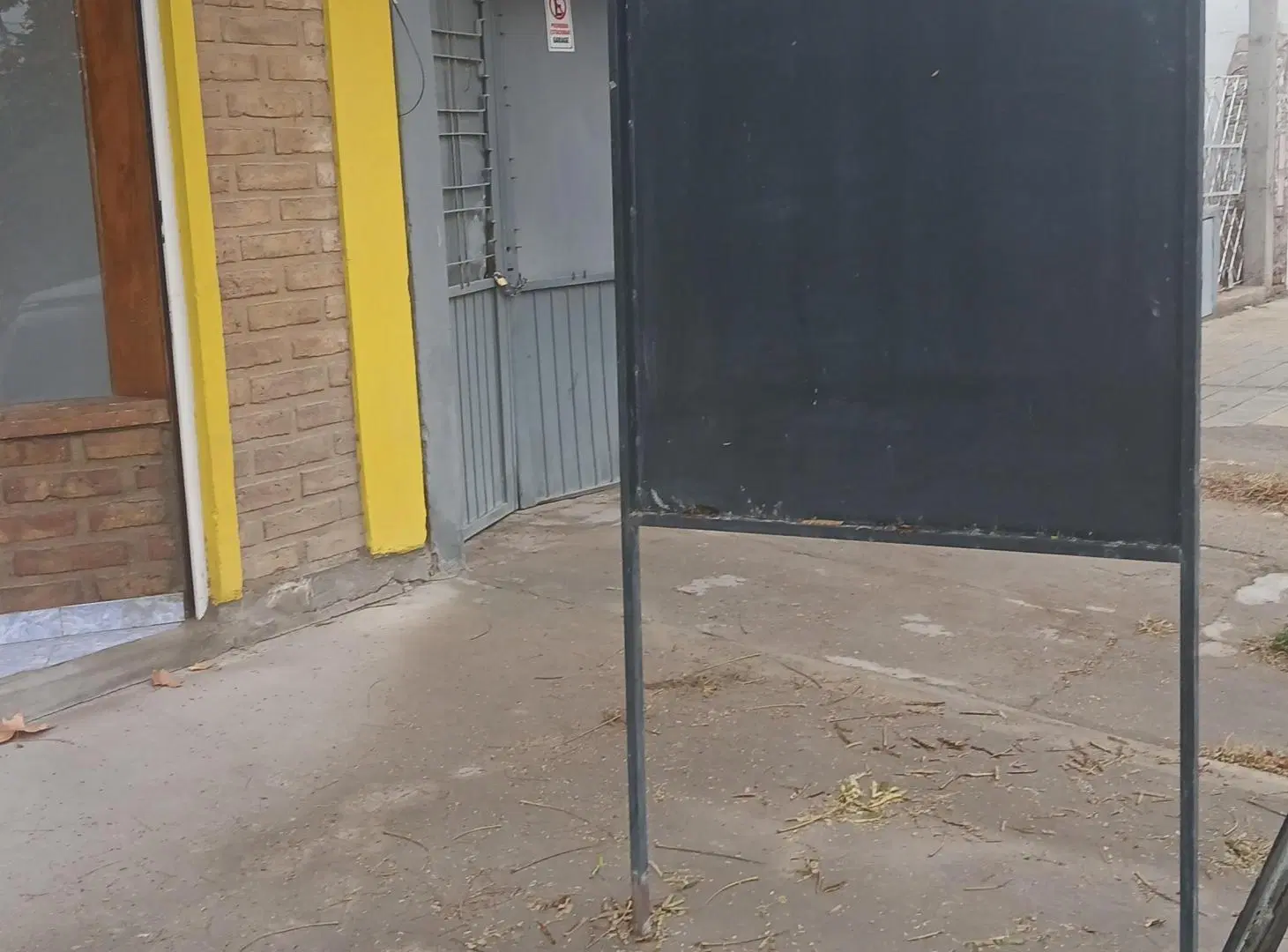 Alquiler local comedor Plottier 2