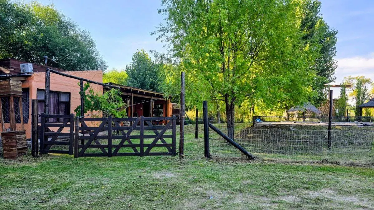 VENTA HERMOSA PROPIEDAD TIPO CASA QUINTA CHINA MUERTA PLOTTIER 8