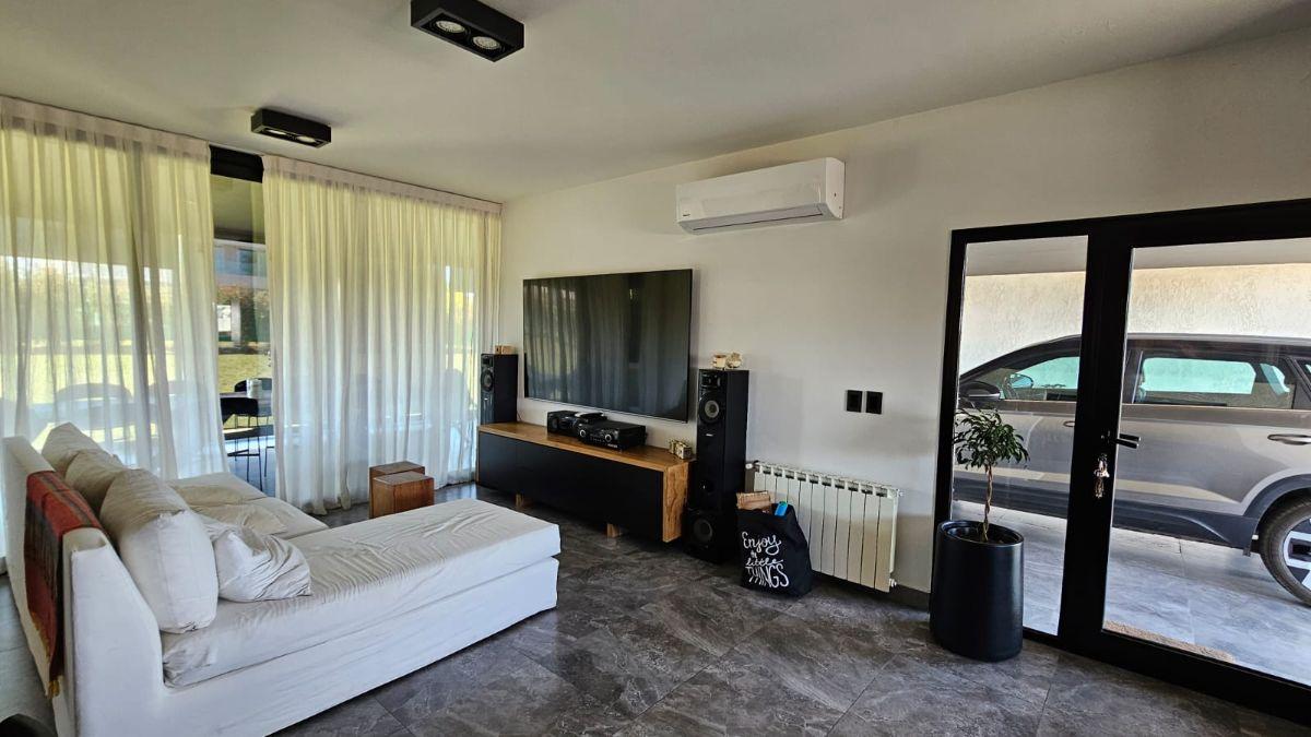 Foto de NUEVO INGRESO EN CASCADA-HERMOSA CASA 500MTS2, imagen 3