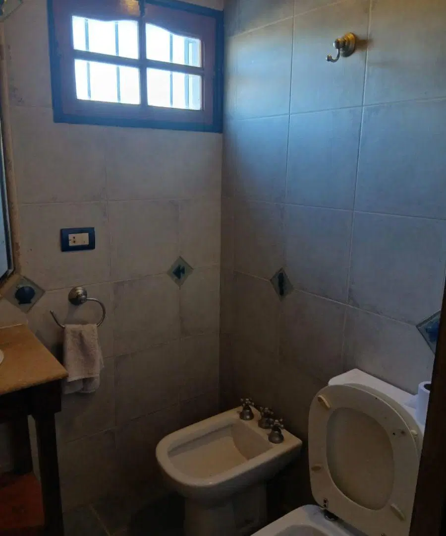 HERMOSA CASA CON PILETA Y QUINCHO EN ARGUELLO 3