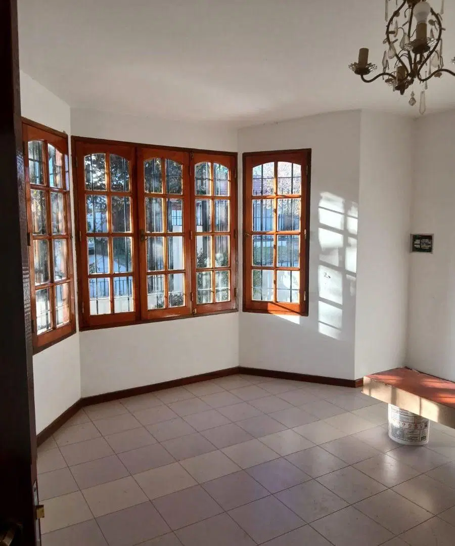 HERMOSA CASA CON PILETA Y QUINCHO EN ARGUELLO 8