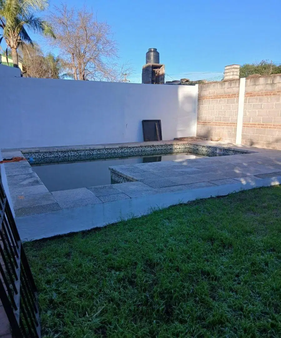 HERMOSA CASA CON PILETA Y QUINCHO EN ARGUELLO 4