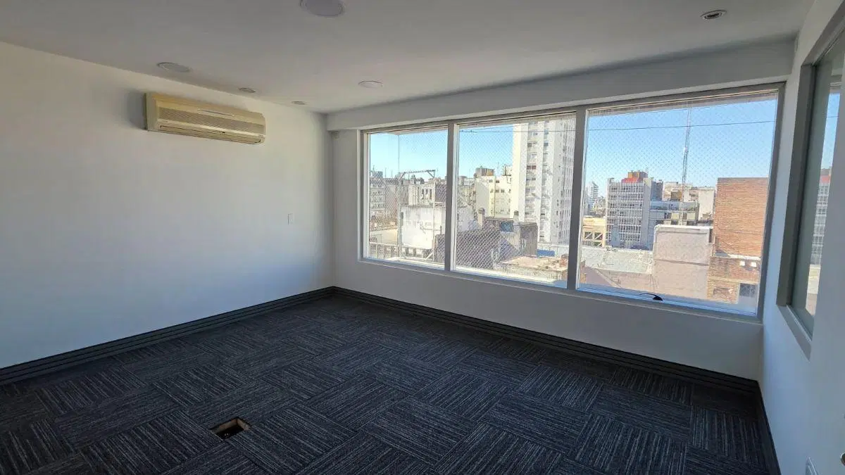 PISO DE OFICINAS EN PLENO CENTRO CON SEGURIDAD Y 2 COCHERAS 2