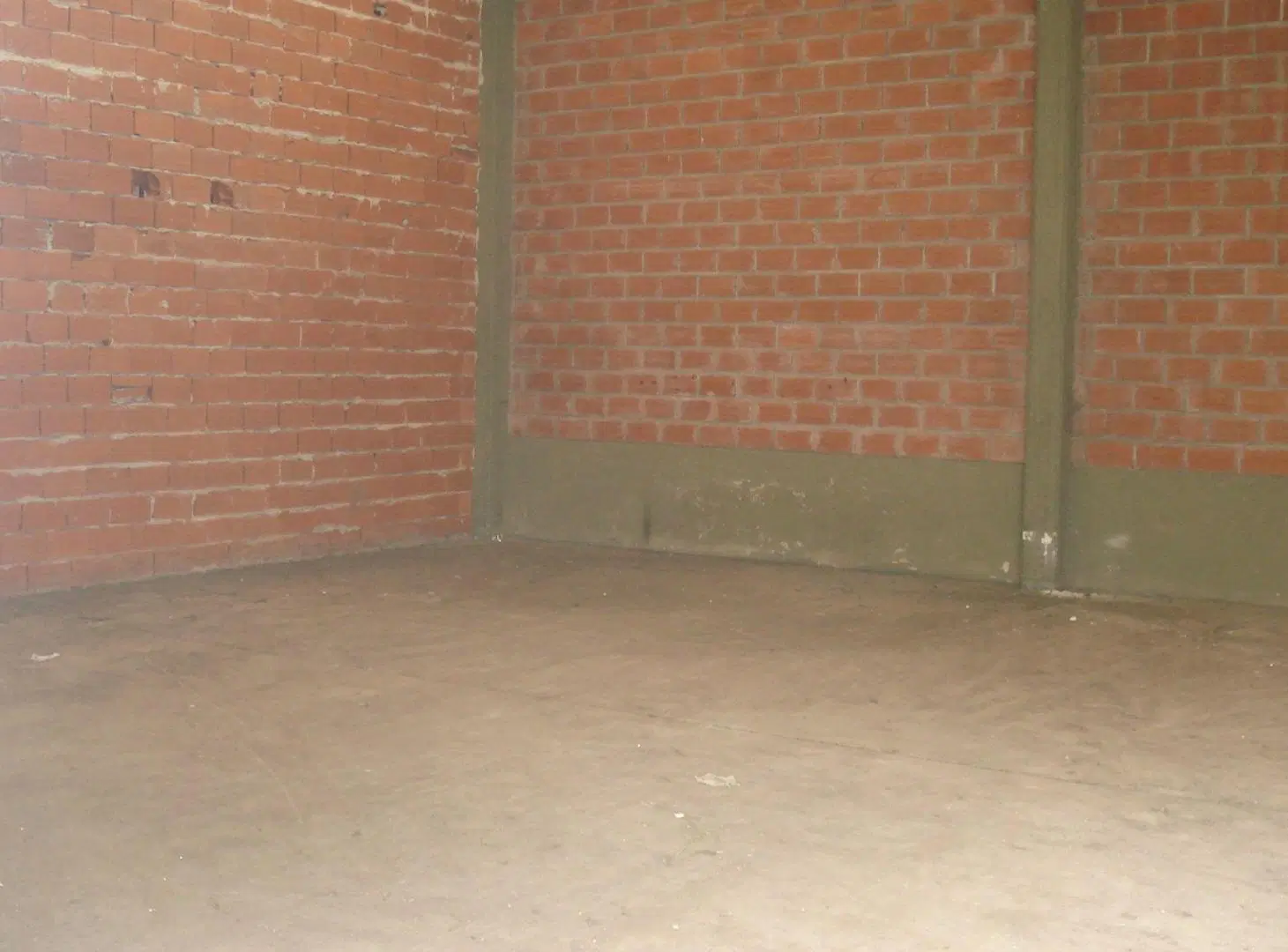 LOTE 700 m2 con deposito 5