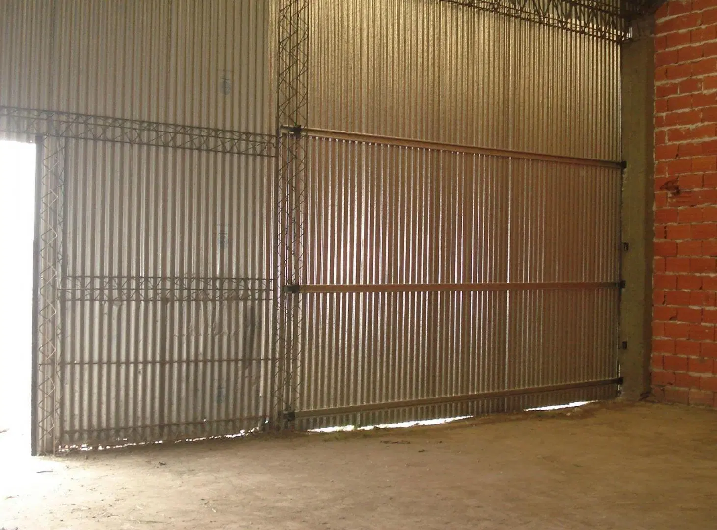 LOTE 700 m2 con deposito 4
