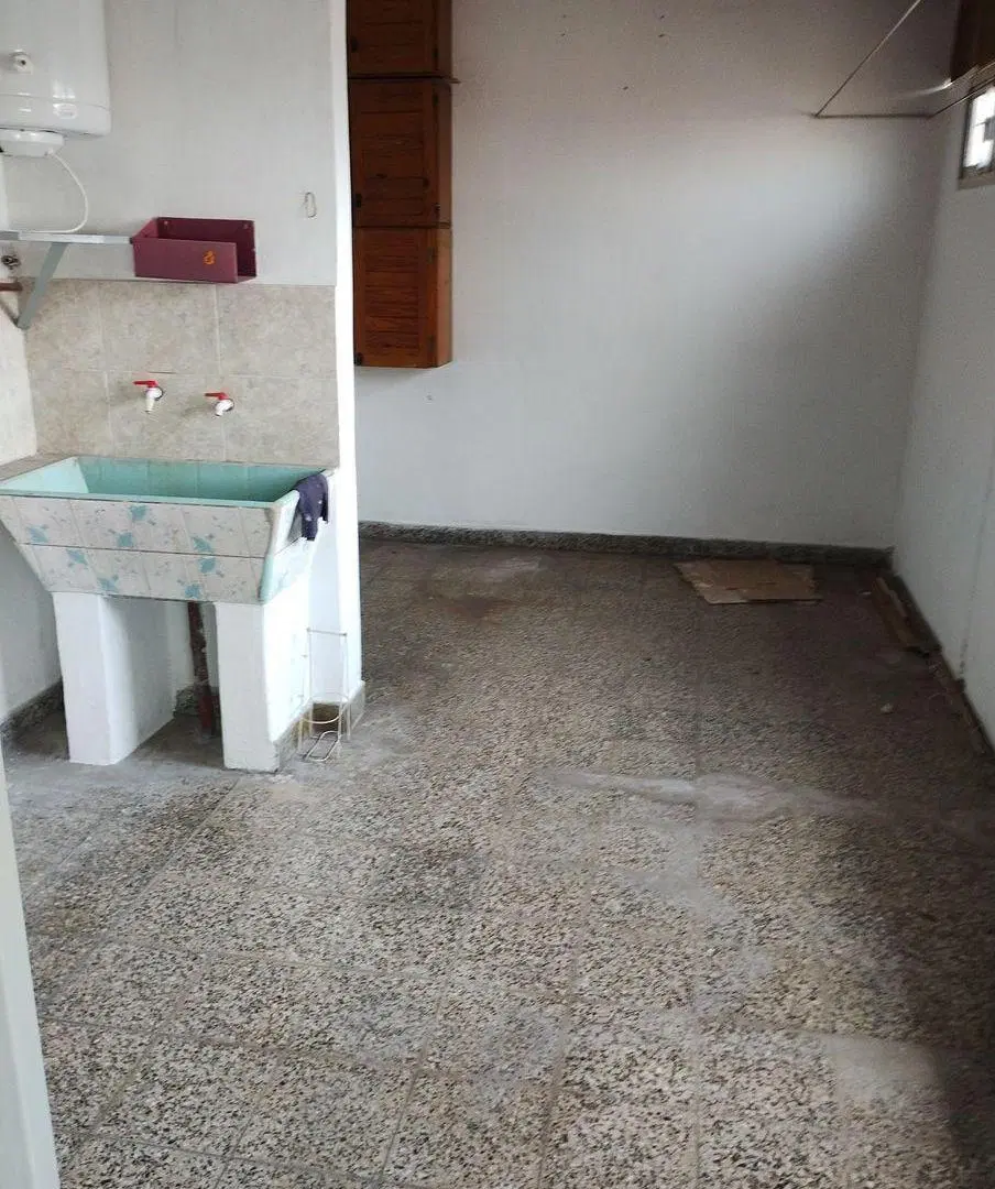 Depto 4 amb al frente con patio 2