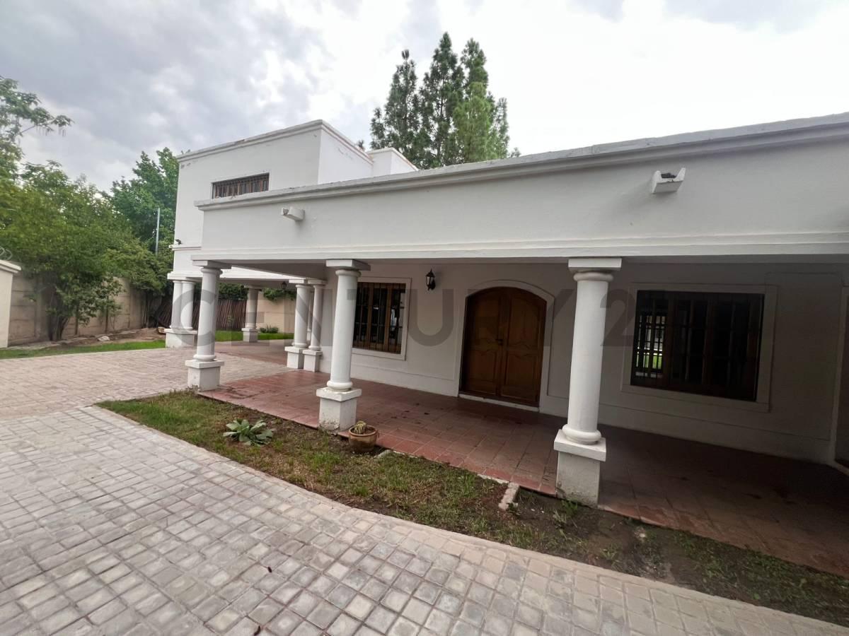 Casa en Venta en Chacras de Coria 3
