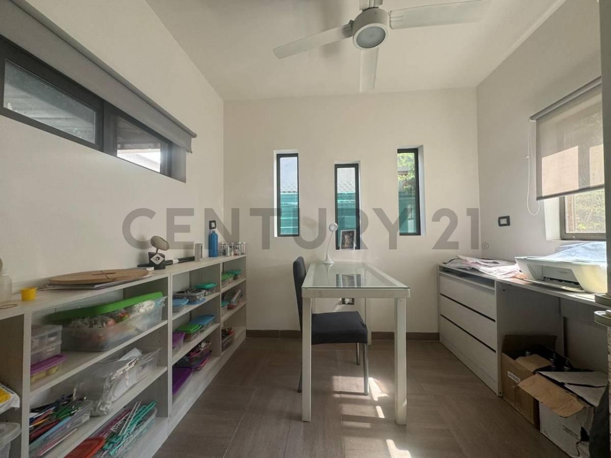 Venta de Casa en Barrio Los Peralitos, Chacras de Coria 4
