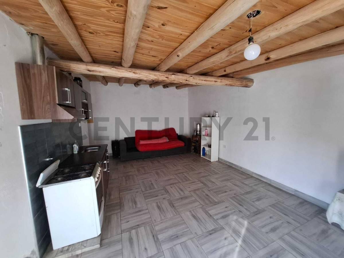 Century 21 Lucio Barroso Vende Casa con Departamento 5