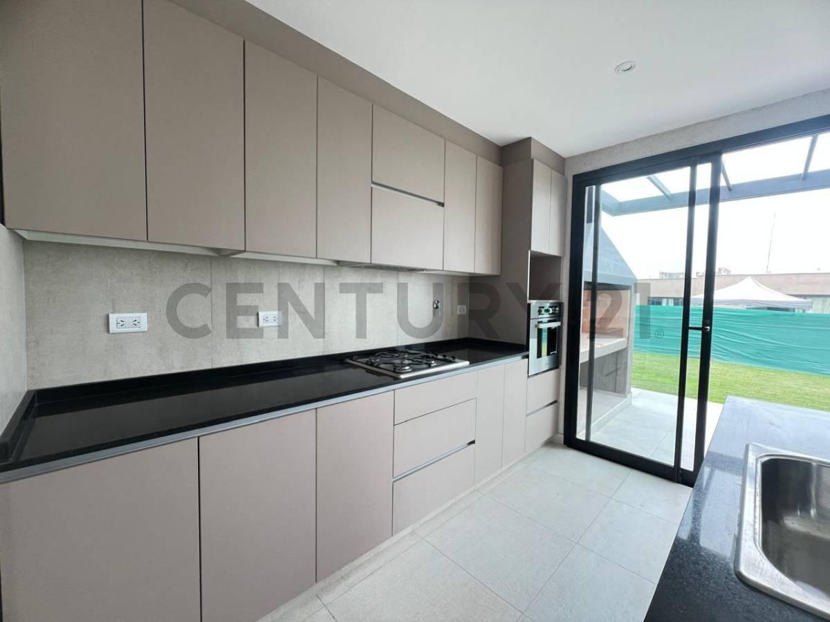 Se Vende Casa en Barrio Privado Lar de Vieytes II 2