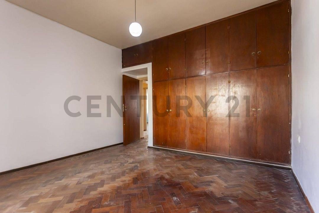 Casa Esquina en Venta en Godoy Cruz 2