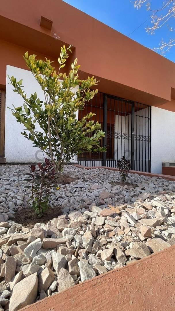 Casa Esquina en Venta en Godoy Cruz 3