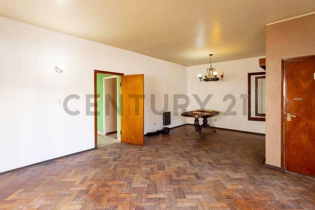 Casa Esquina en Venta en Godoy Cruz 4