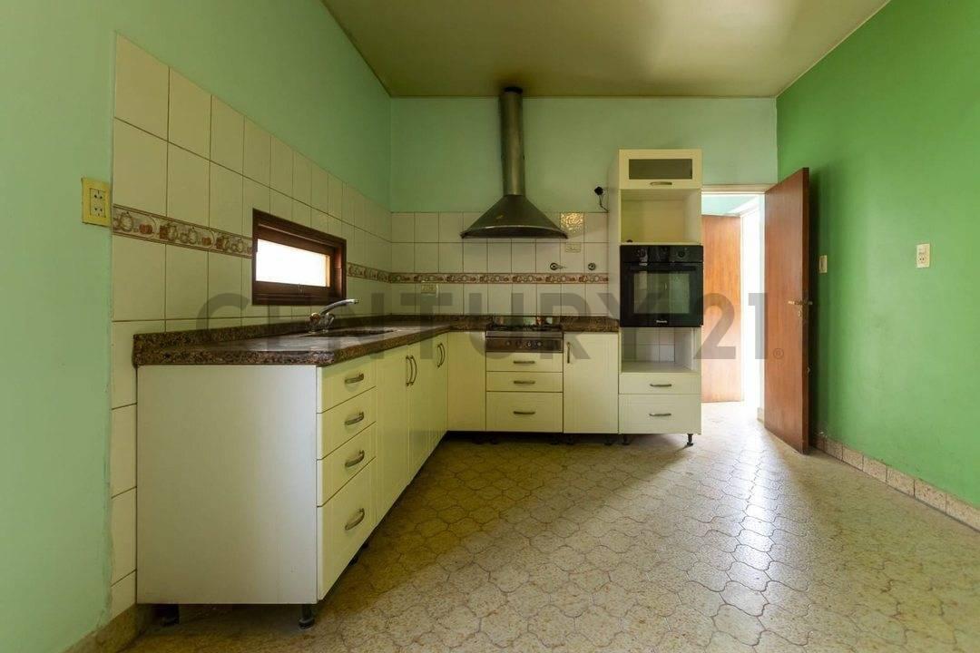 Casa Esquina en Venta en Godoy Cruz 1