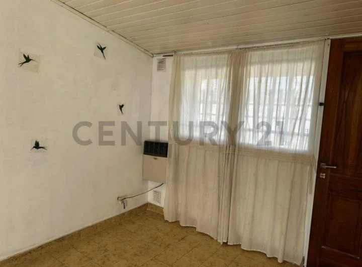 CASA EN VENTA EN GODOY CRUZ 4