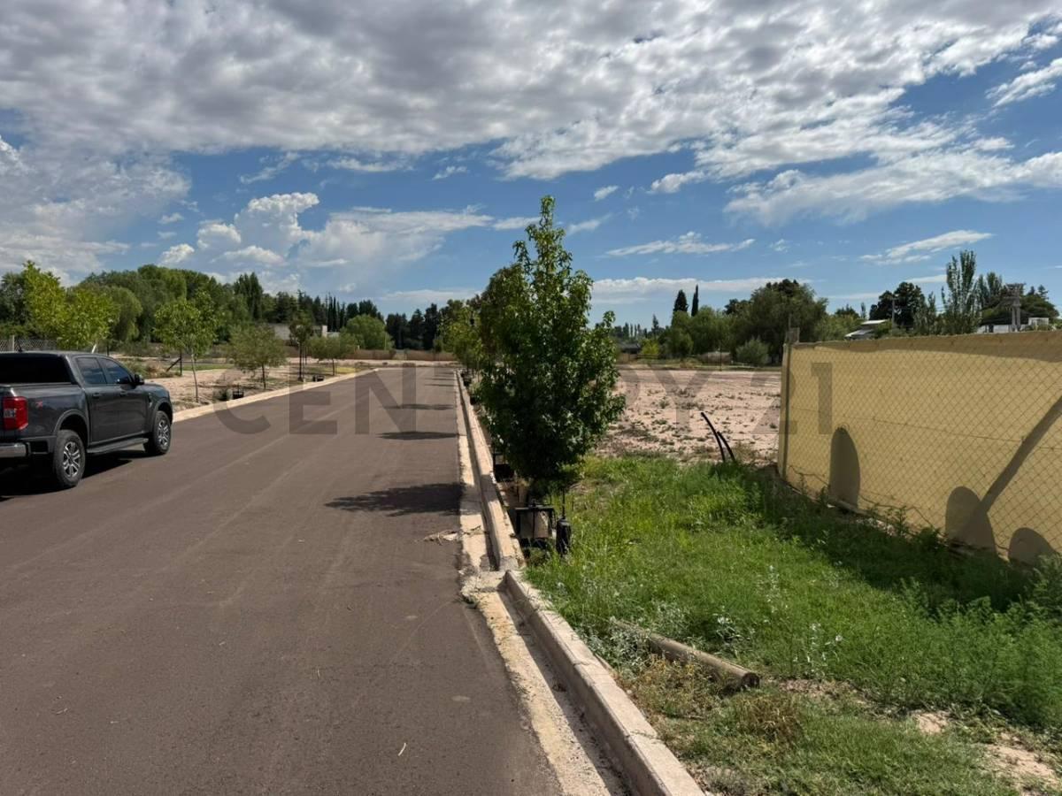 C21 Lucio Barroso vende lote en exclusivo desarrollo Villa Álzaga
