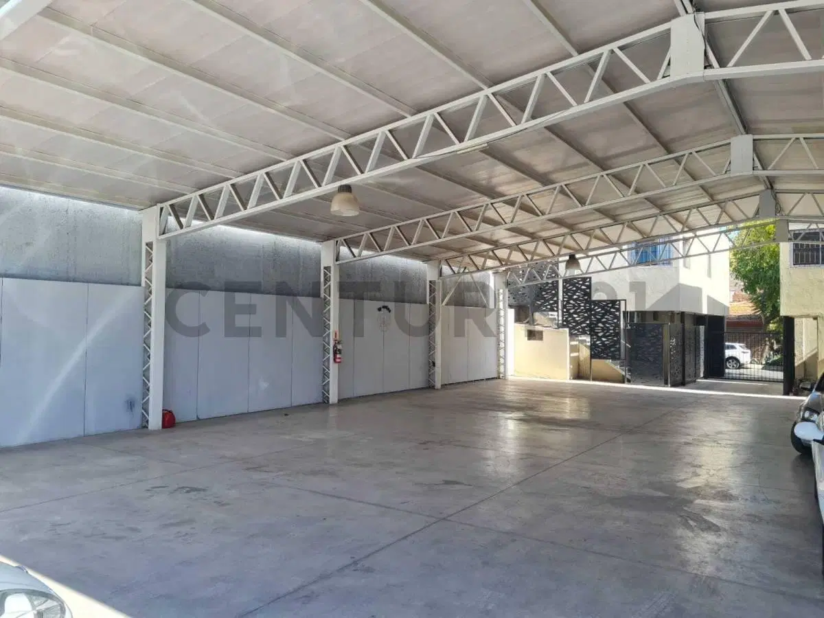 GALPON CON OFICINAS EN ALQUILER EN GODOY CRUZ 4
