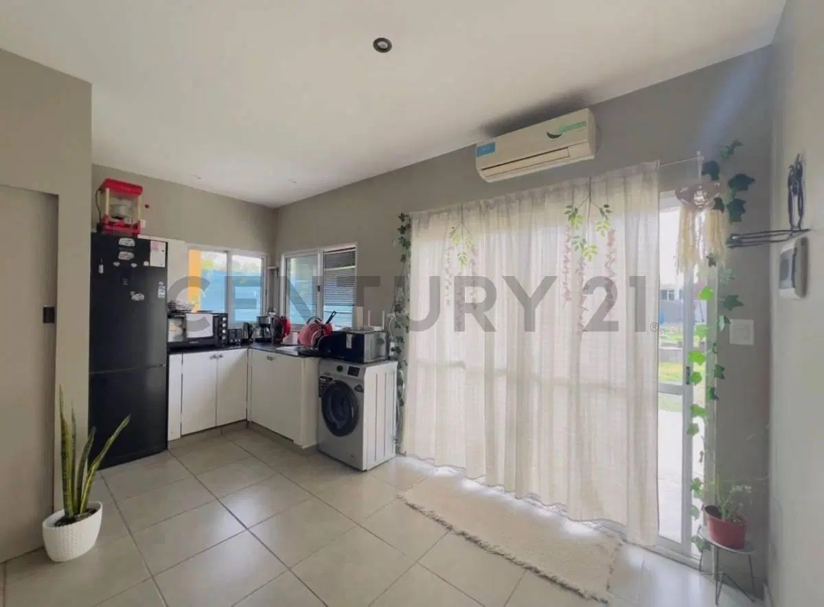 Se alquila casa en barrio semi  privado 4