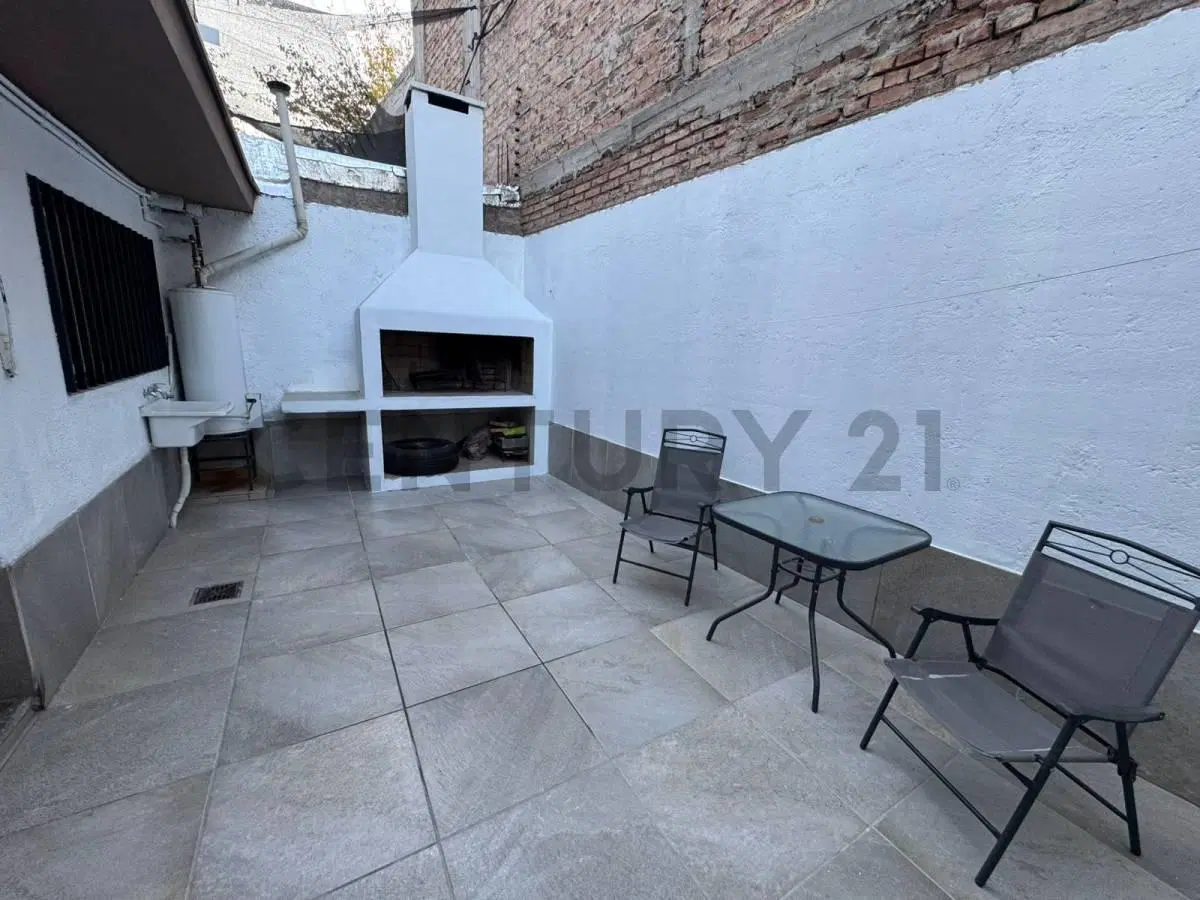 CASA EN VENTA QUINTA SECCION MENDOZA 5