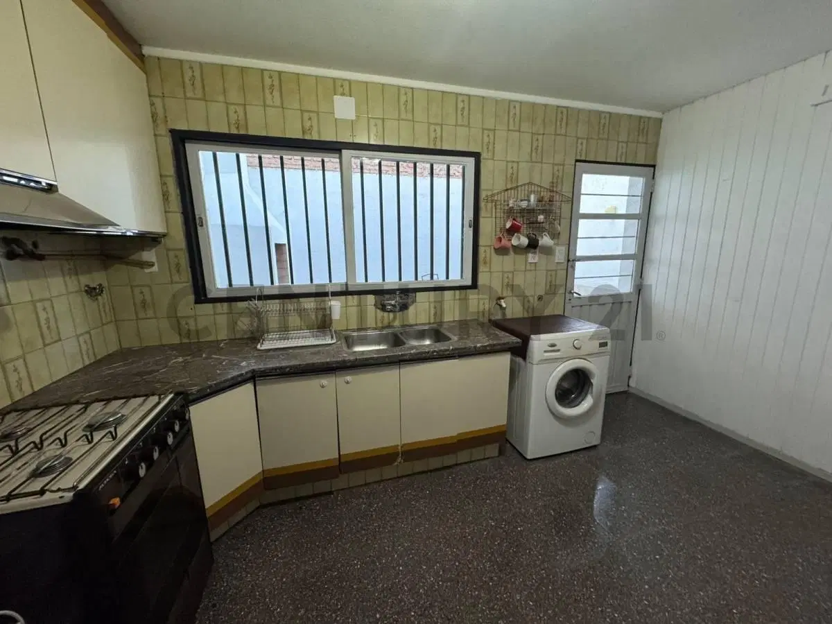 CASA EN VENTA QUINTA SECCION MENDOZA 3
