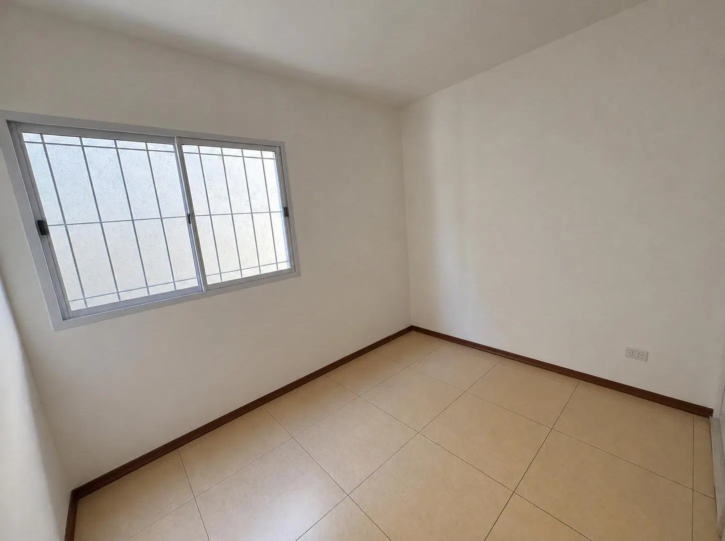 Departamento/oficina en alquiler en Godoy Cruz 4