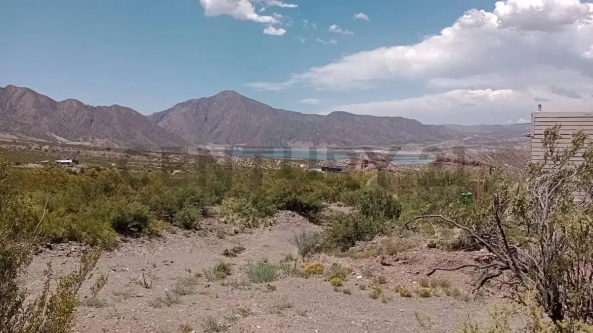 Venta de lote en Potrerillos 3