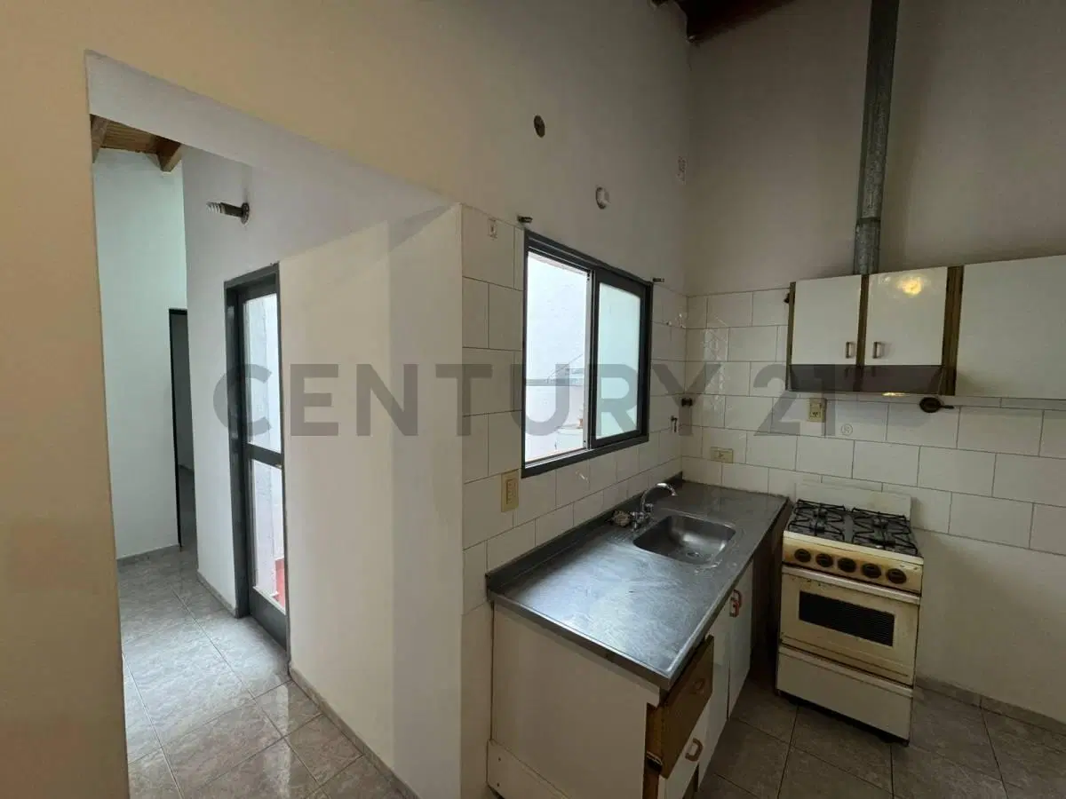 CENTURY 21 ALQUILA DEPARTAMENTO EN GUAYMALLÉN 4