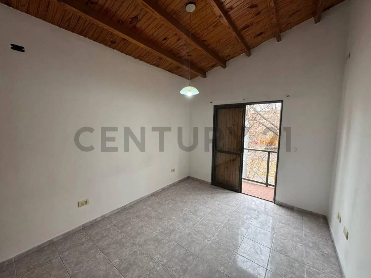CENTURY 21 ALQUILA DEPARTAMENTO EN GUAYMALLÉN 3
