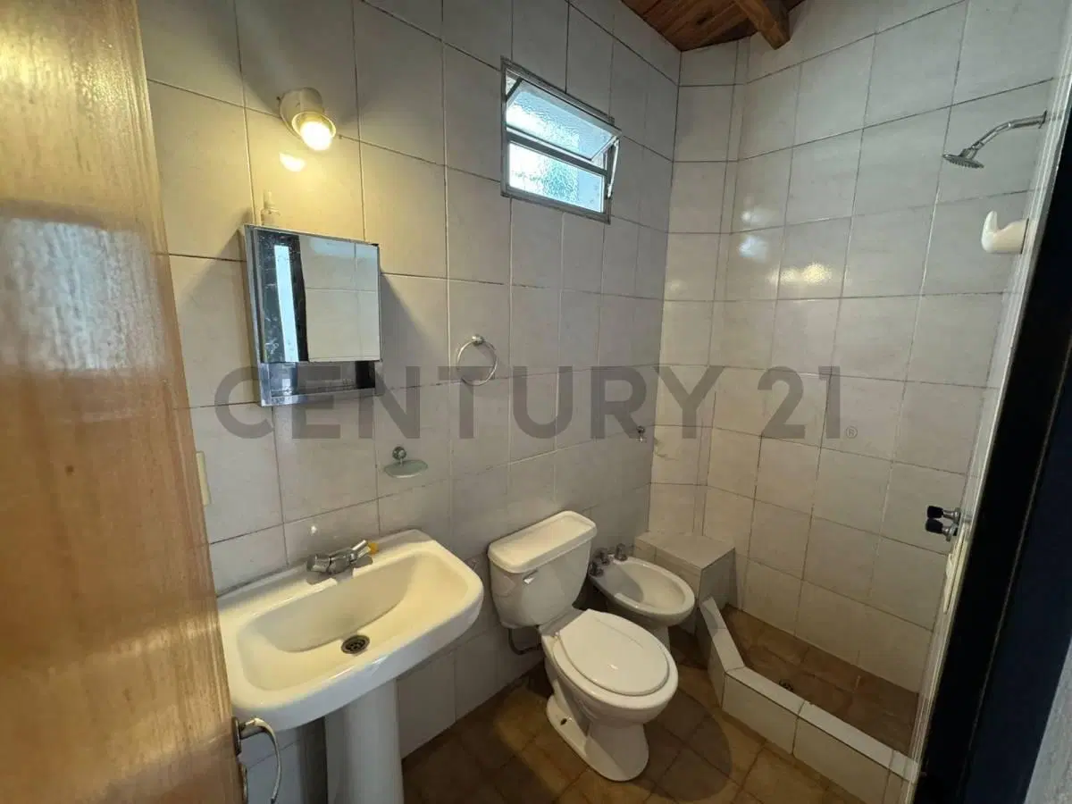 CENTURY 21 ALQUILA DEPARTAMENTO EN GUAYMALLÉN 2