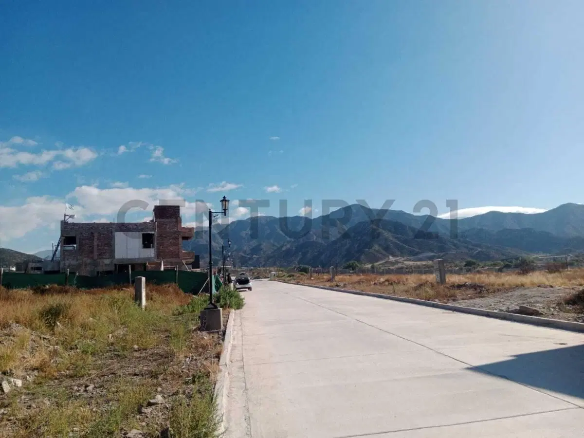 LOTE BARRIO PIRVADO LA BASTILLA 5