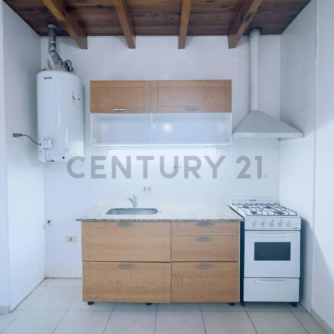 Foto de Se alquila departamento calle azcuenaga guaymallen, imagen 1