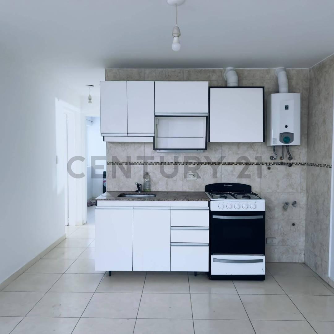 Foto de Se alquila departamento en calle Azcuenaga, imagen 1