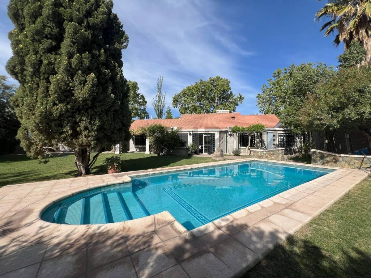Foto de CASA EN ALQUILER CHACRAS DE CORIA, imagen 1