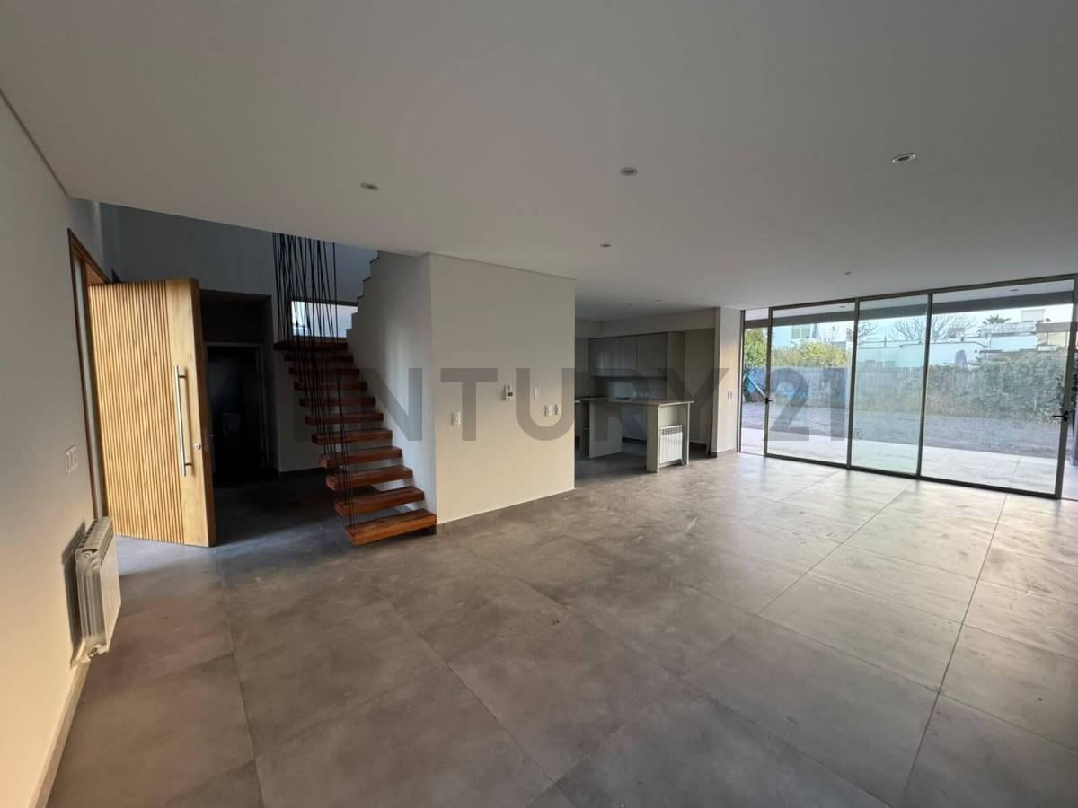Foto de CASA EN ALQUILER EN BARRIO PRIVADO VIÑAS DEL TORREON MAIPU, imagen 3