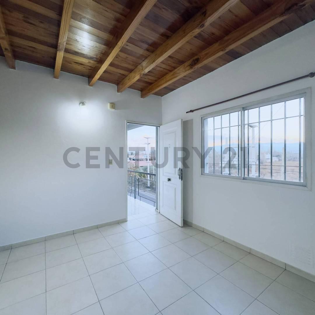 Foto de Se alquila departamento calle azcuenaga guaymallen, imagen 4